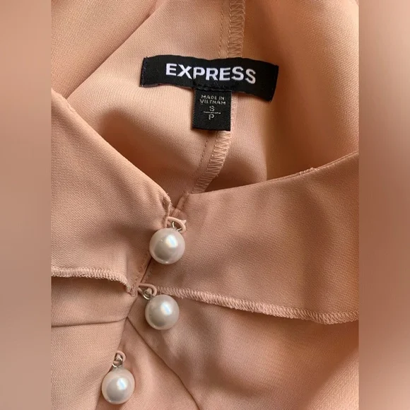 Express Ruffle Pearl Button Cami - Picture 4 of 5